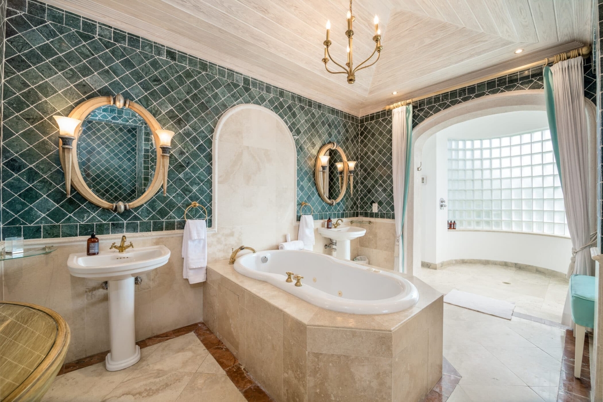 Old Trees 201 - Hallidays